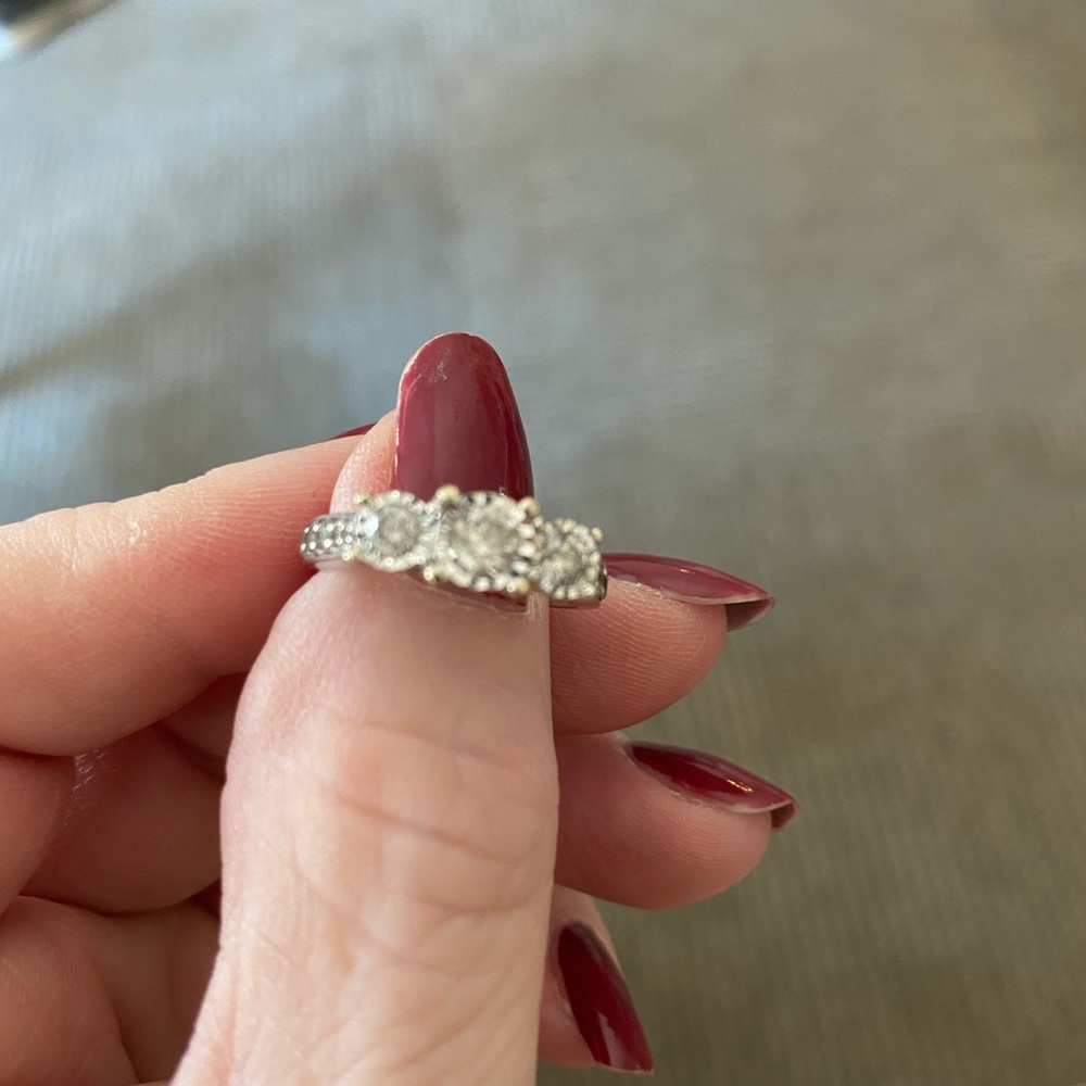 💍 Engagement Ring,size 7, 14 carat white gold